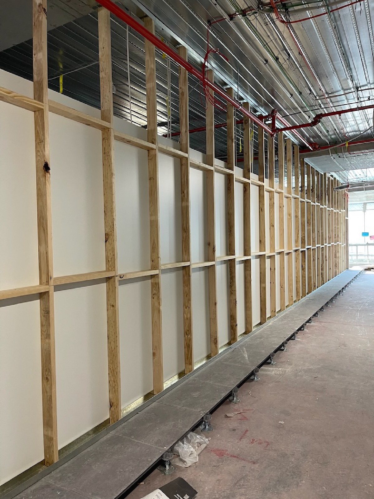 Temporary toilets with cubicle partitions installed